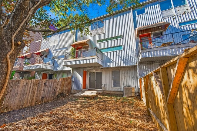 Building Photo - 6911 Yellowstone Way Dr