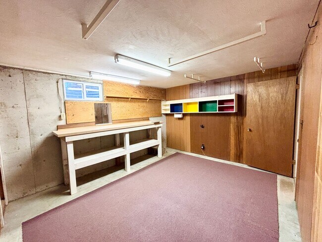 Building Photo - 2ND MONTH FREE FOR LEASE STARTING BY OCTOB...