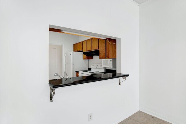 Building Photo - 601 E Burgess Rd