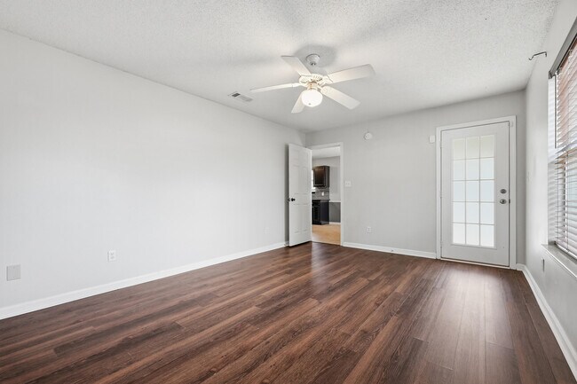 Building Photo - 955 Pacific Silver Ct