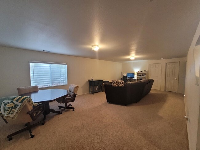 Building Photo - 97 Misty Creek Dr