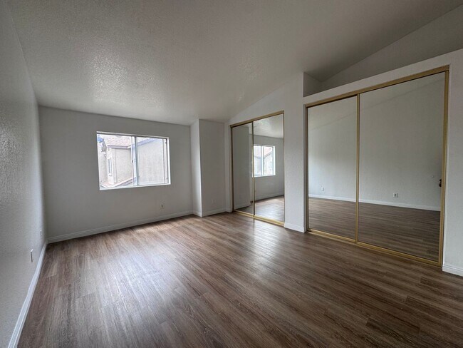 Building Photo - Spacious Home in Huntington Park HOA Commu...