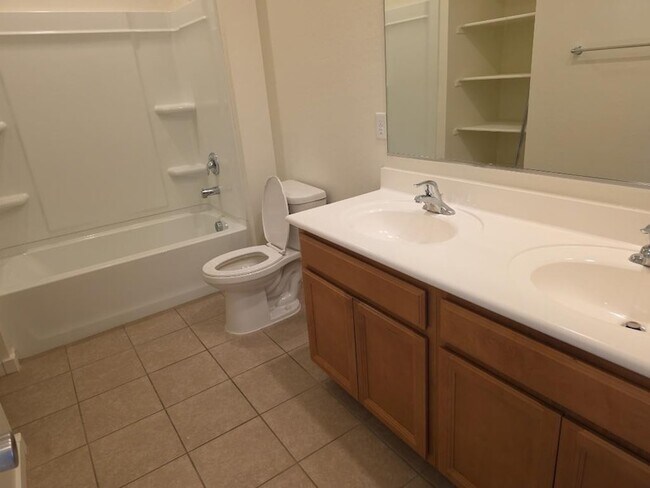 Building Photo - 18085 W Elm St