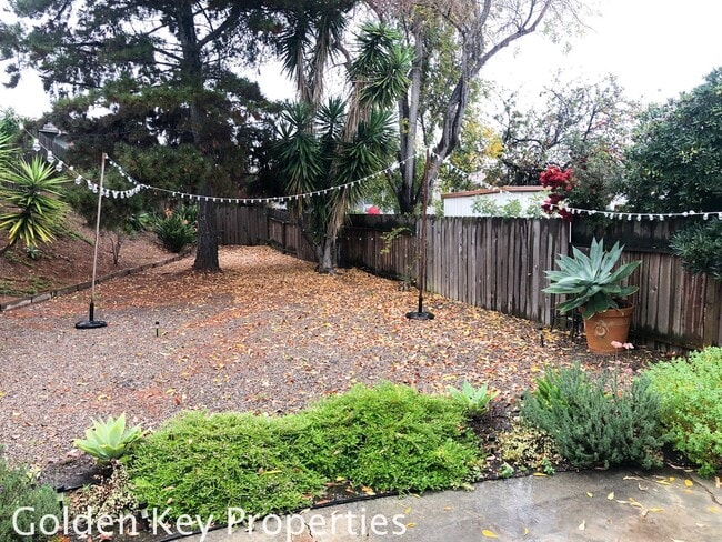 Building Photo - Lovely unit in Costa Serena