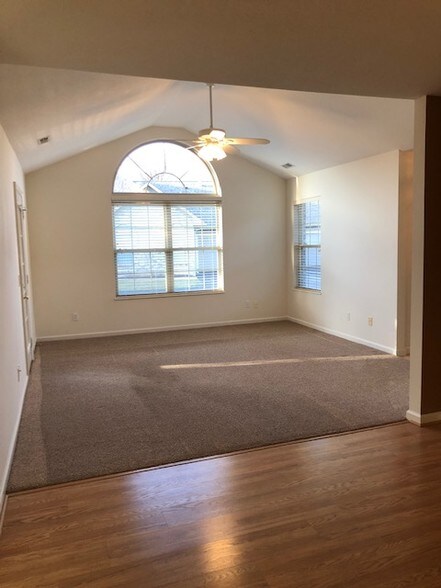 Building Photo - 5250 Coventry Ln