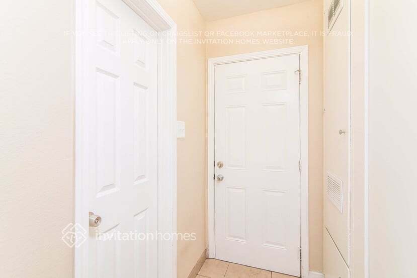 Building Photo - 219 E 46th St