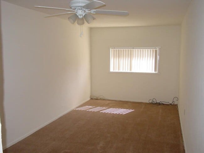 Building Photo - ***Charming Two-Bedroom, Two Bath Home for...