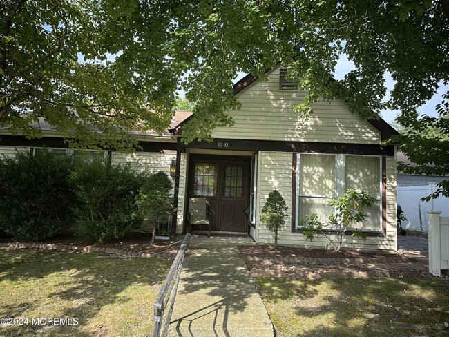 Primary Photo - 805A Westminster Ct