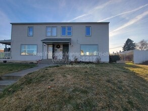 Building Photo - 87 Symons St