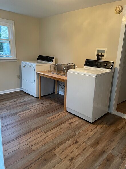 Building Photo - 54 Oxford Rd