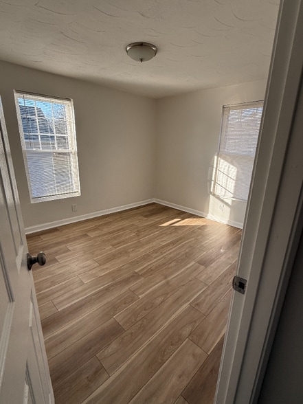 Building Photo - 6304 Desmond St