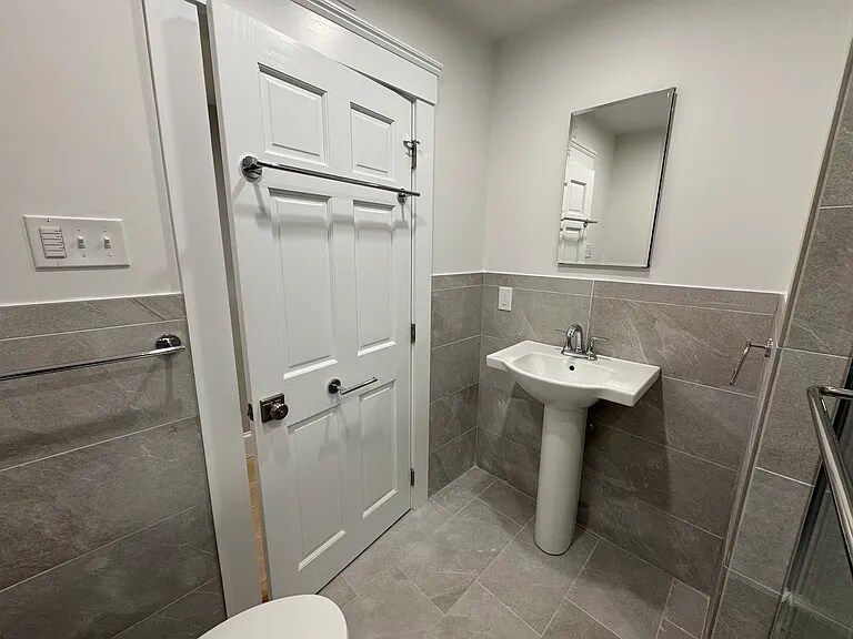 Building Photo - 86 Orchard St