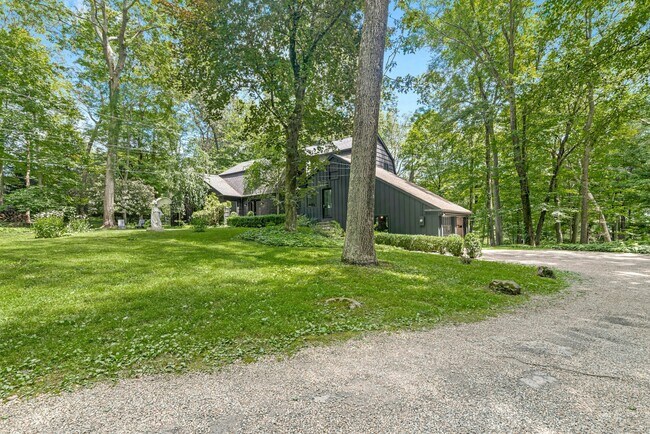 Building Photo - 95 Louises Ln