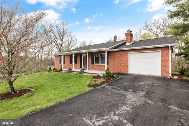 Building Photo - 260 Hill Crest Dr