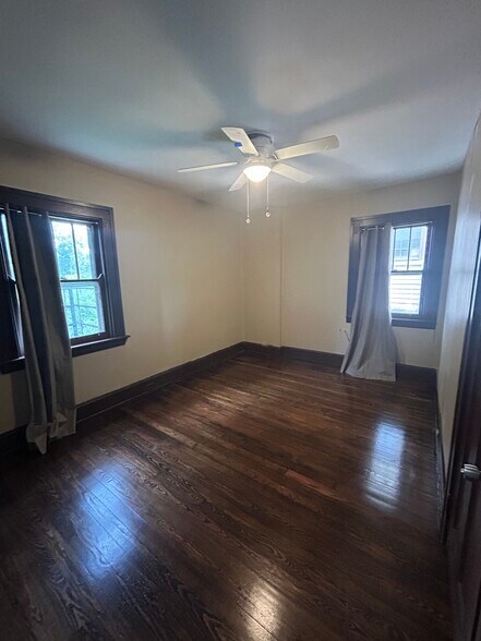 Building Photo - 228 McCormick Pl