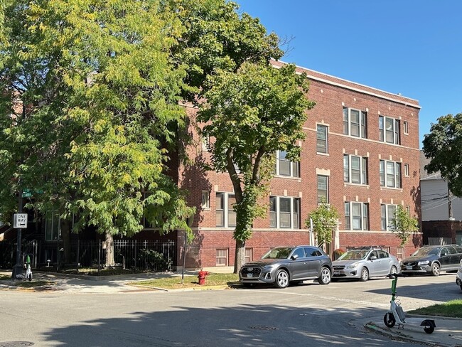 Building Photo - 1938 W Berenice Ave