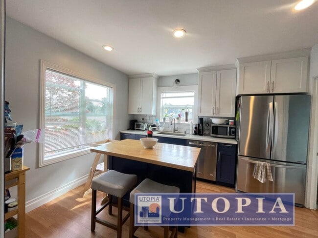 Building Photo - Beautiful 2Bed/1Ba Home on Large Corner Lot with 2-Car Garage