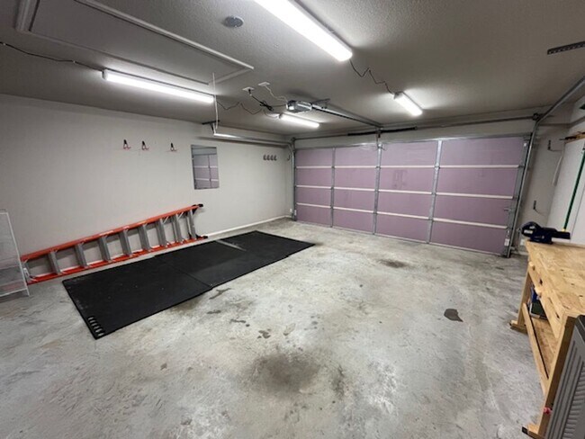 Building Photo - 2720 Brighton Pl