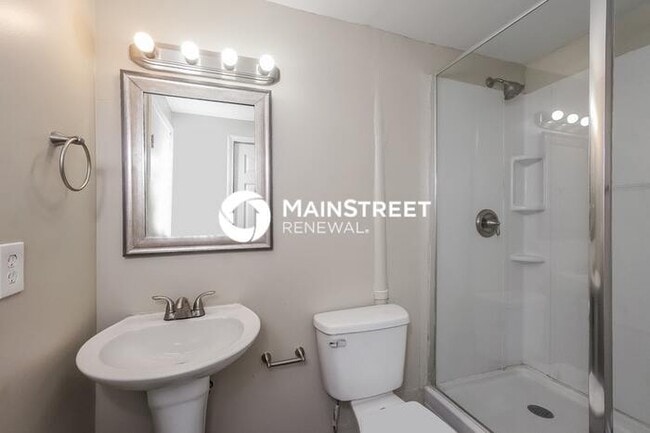 Building Photo - 4 Bedroom Pet-Friendly Home in Louisville,...