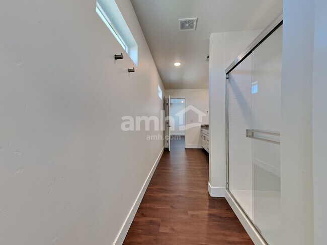 Building Photo - 1421 Alderleaf Ave