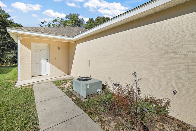 Building Photo - 537 Paulling Dr