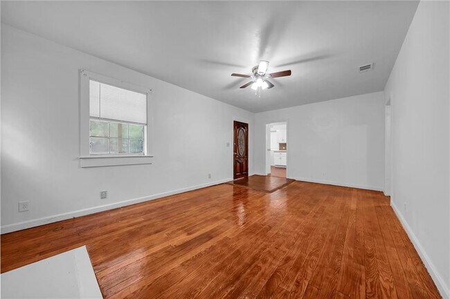 Building Photo - 4813 Chaudron Dr