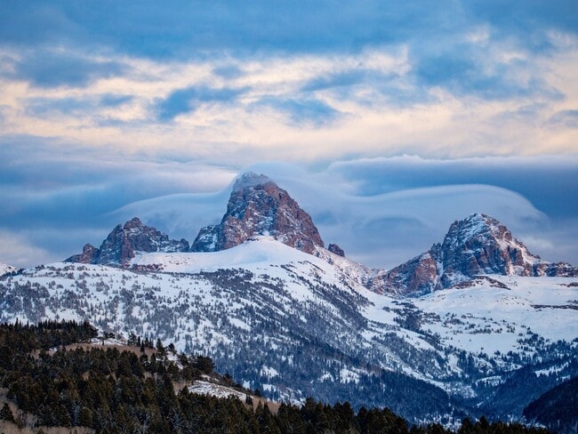 Building Photo - Modern 3-Bedroom Townhome in the Heart of ...