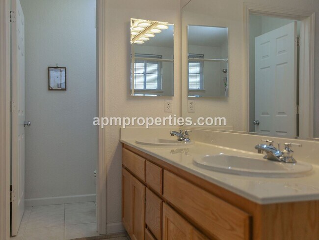 Building Photo - 3 br, 3 bath House - 1320 Sutter Creek Lane
