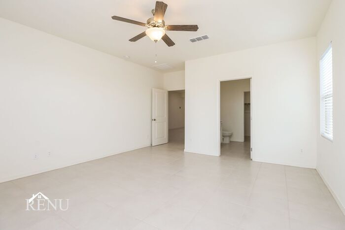 Building Photo - 18392 Los Gabrieles Wy