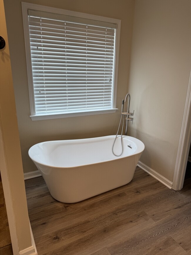 Building Photo - 2380 McIntosh Dr