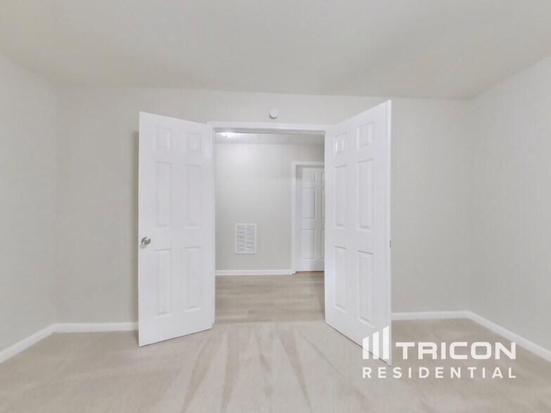Building Photo - 93 Linville Pointe