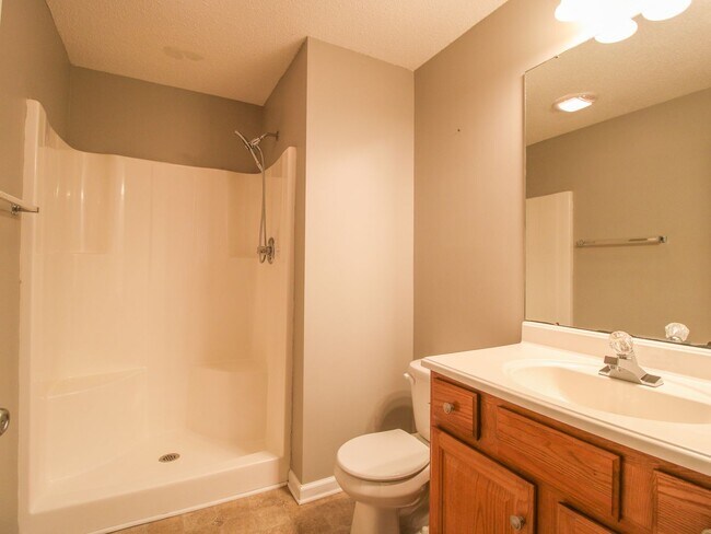 Building Photo - Nice Rental in Athens City!