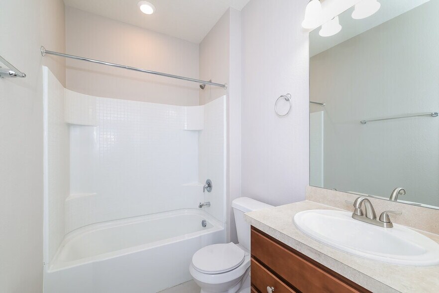 Building Photo - 1733 Cayman Cove Cir