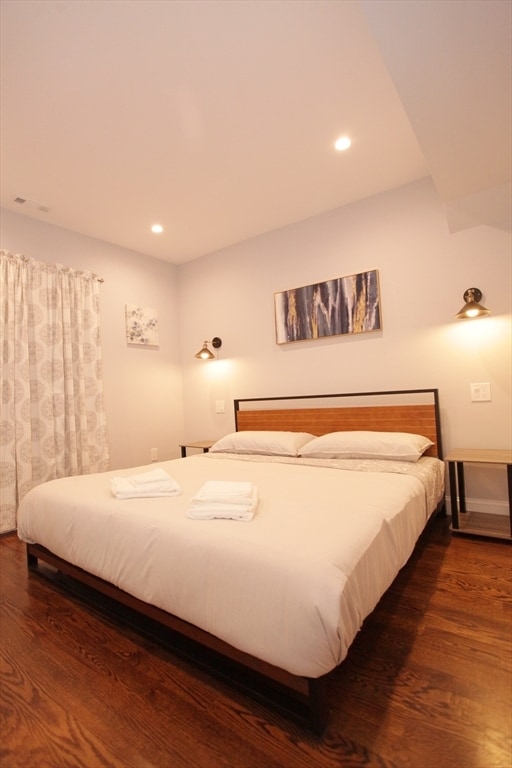 Building Photo - 291 Main St