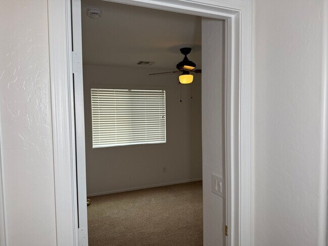 Building Photo - 5992 E Vega Ct