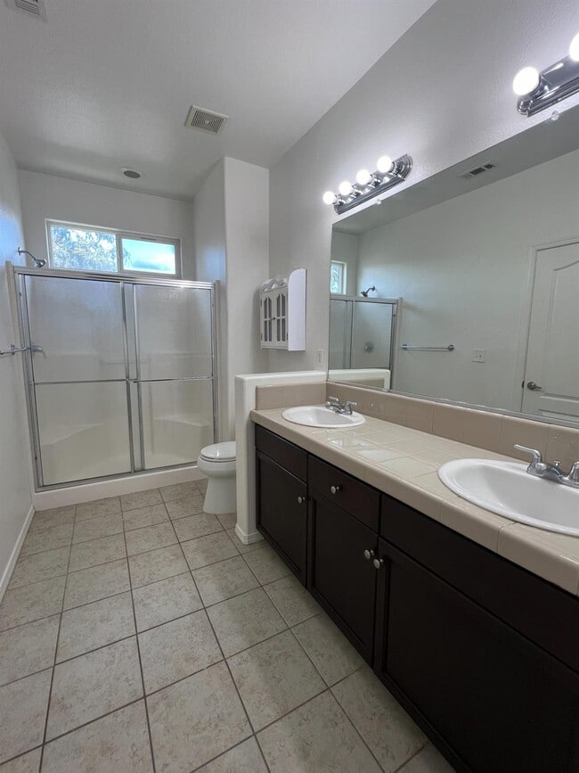 Building Photo - 3621 W Pomegranate Ln