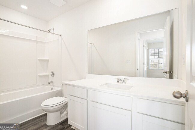 Building Photo - 7650 Saffron Ave