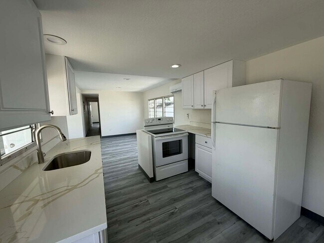 Building Photo - North Fort Myers Unit