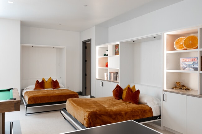 Building Photo - 1411 Crystal Lake Rd