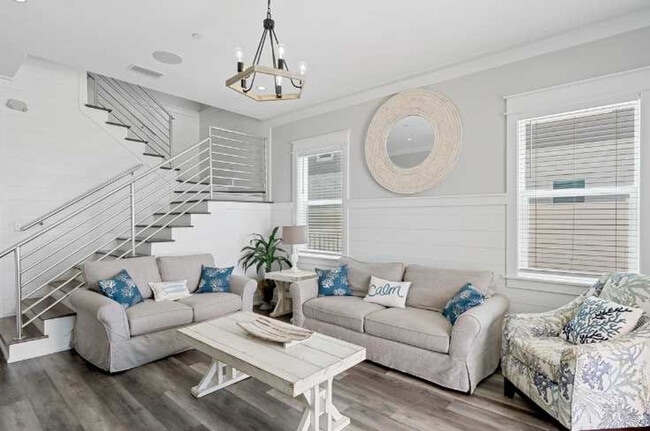 Building Photo - 157 S Arnold Rd