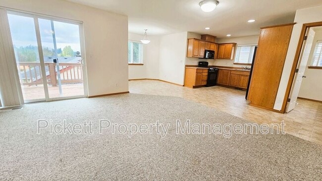 Building Photo - 7025 Stourbridge Pl NE