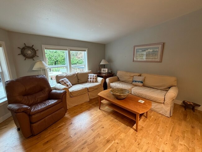 Building Photo - 126 Charlie Ln