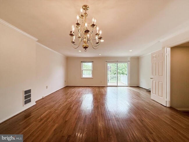 Building Photo - 10240 Arizona Cir