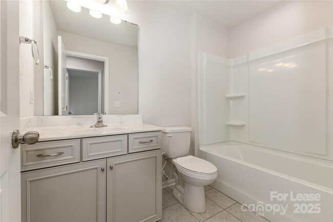 Building Photo - 17112 Carolina Hickory Dr