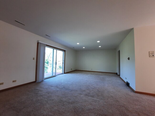 Building Photo - 1450 Wing St