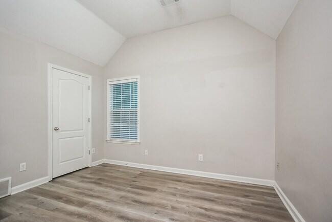 Building Photo - 8116 Fleets Run Dr