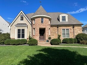 Building Photo - 4217 Village Club Dr