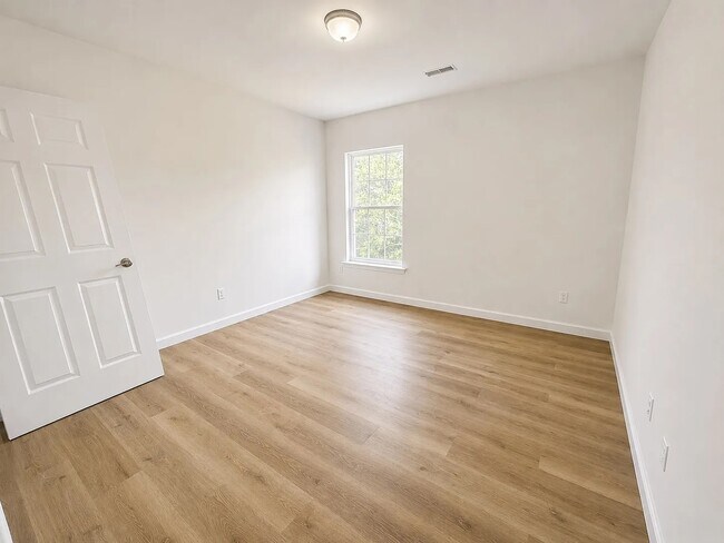 Building Photo - 414 Bentridge Dr
