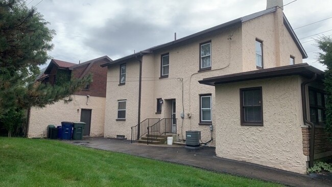 Building Photo - 2527 Salem Ave