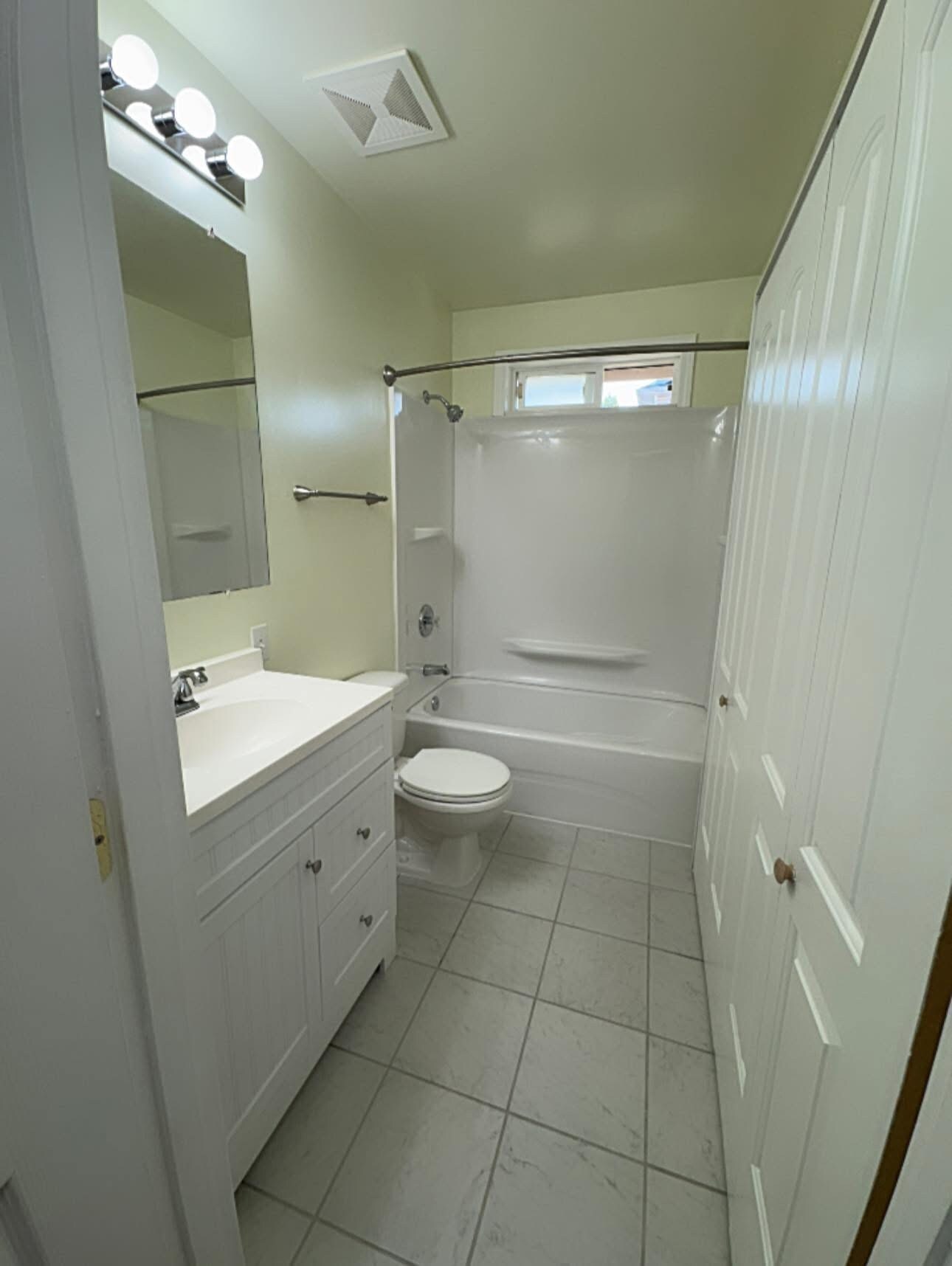 bathroom - 3108 Orleans St